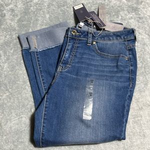 Jennifer Lopez Sz 10 Capris NWT